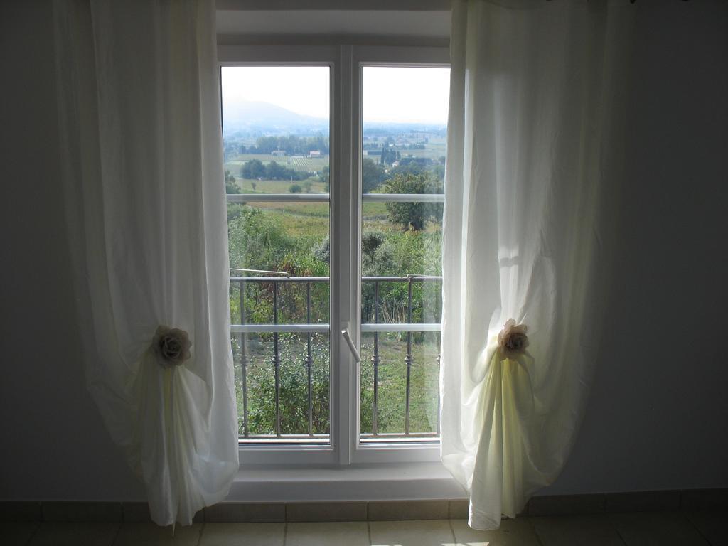 B&B La Cigaline Villedieu  Værelse billede