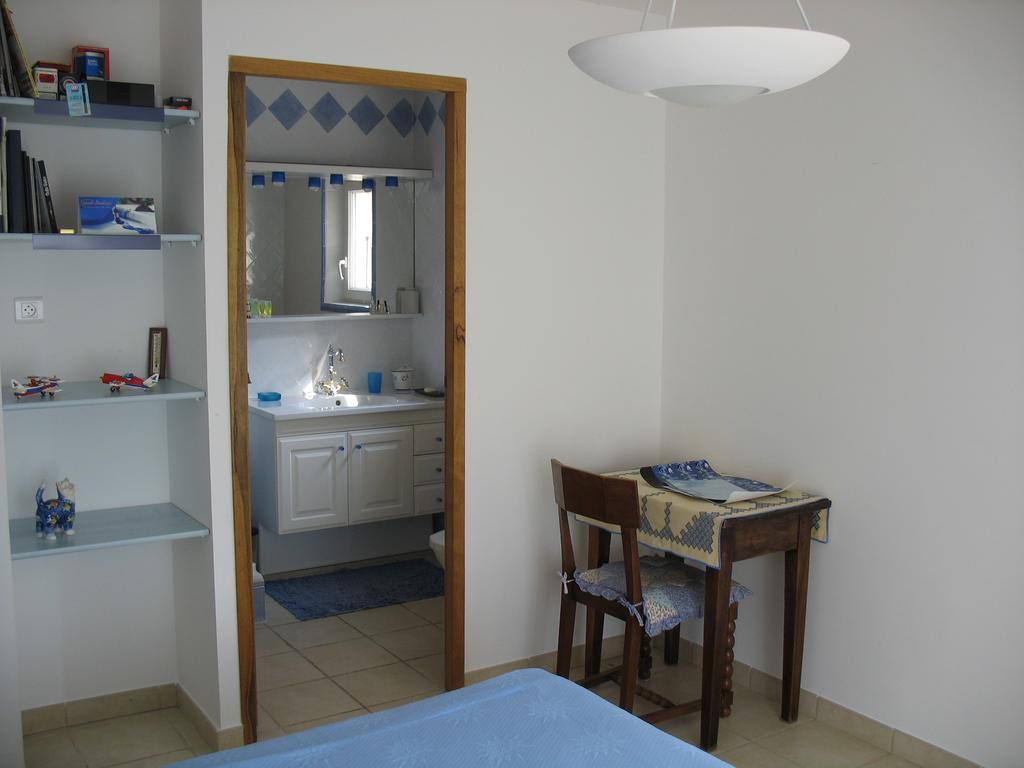 B&B La Cigaline Villedieu  Værelse billede